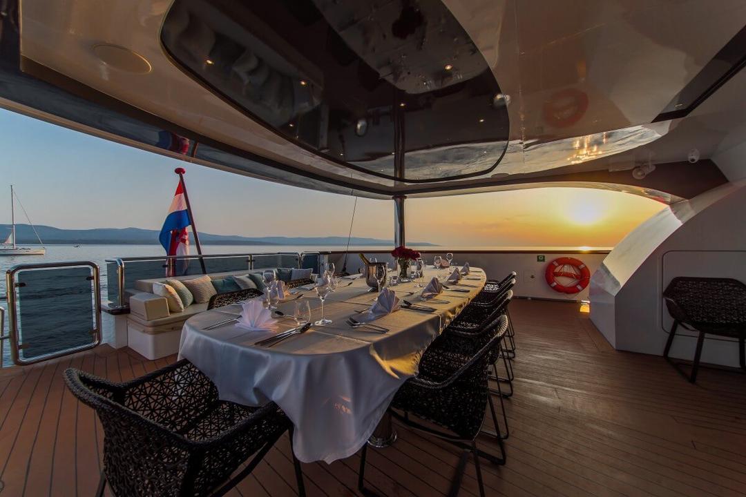 Dine with a panoramic view