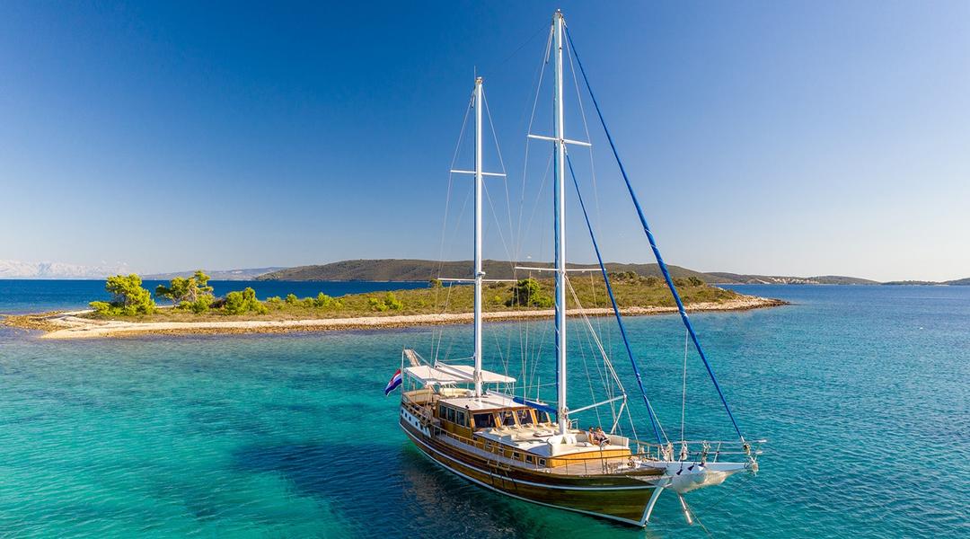 Impeccably Maintained: A Yacht in Pristine Condition