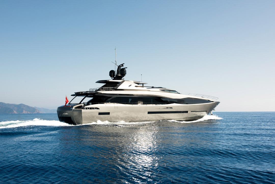 Motor Yacht FX